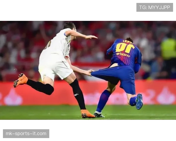 进攻犯规的判罚标准与裁判判定细节解析